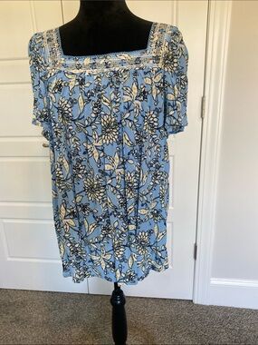 Intro Light Blue Floral Square-Neck Tunic